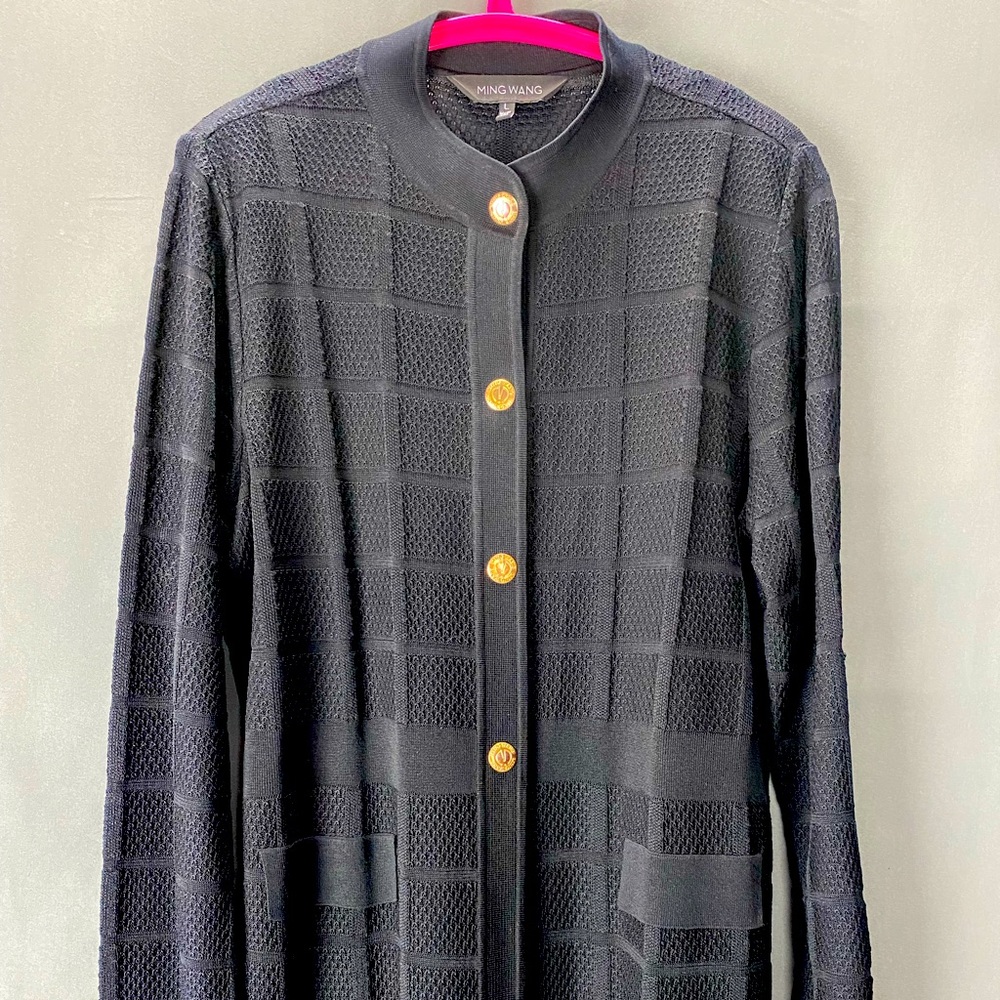 Ming Wang Tunic with Gold Tone (button looking ) Snaps
